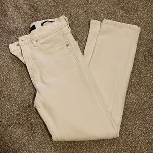 High rise slim Jean in cream